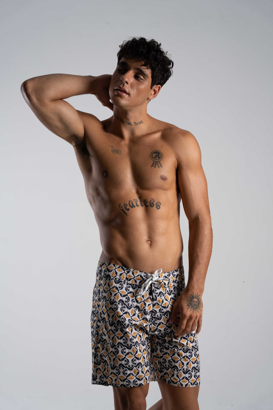 BoardShorts Beijoqueira Preto/Branco e Amarelo