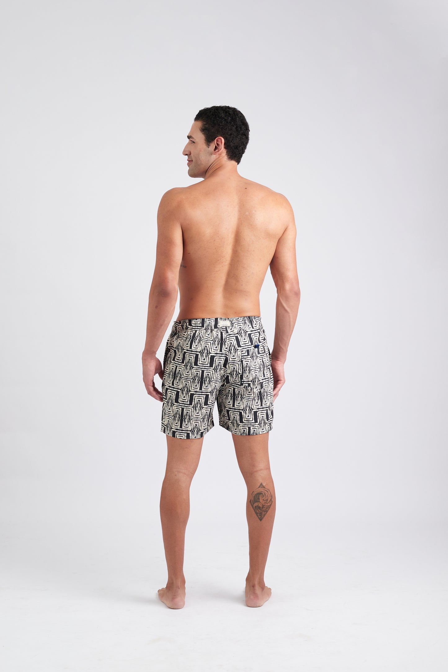 Short Mão Pela Perna - Cream and Black