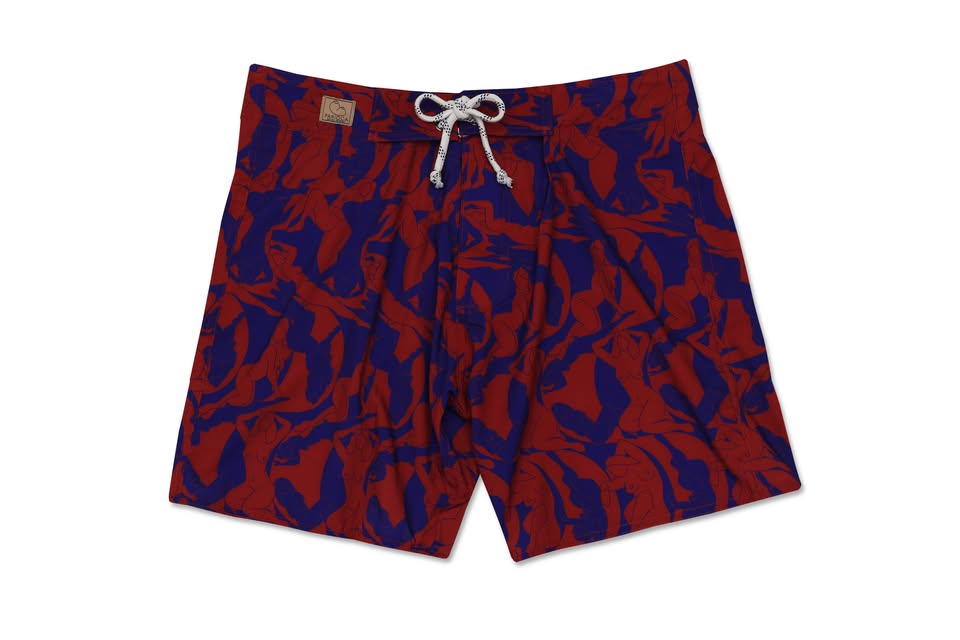 Board Shorts Hall of Fame com detalhes estampados com o corpo e mostrando sobre todo tecido, ideal para praia e piscina