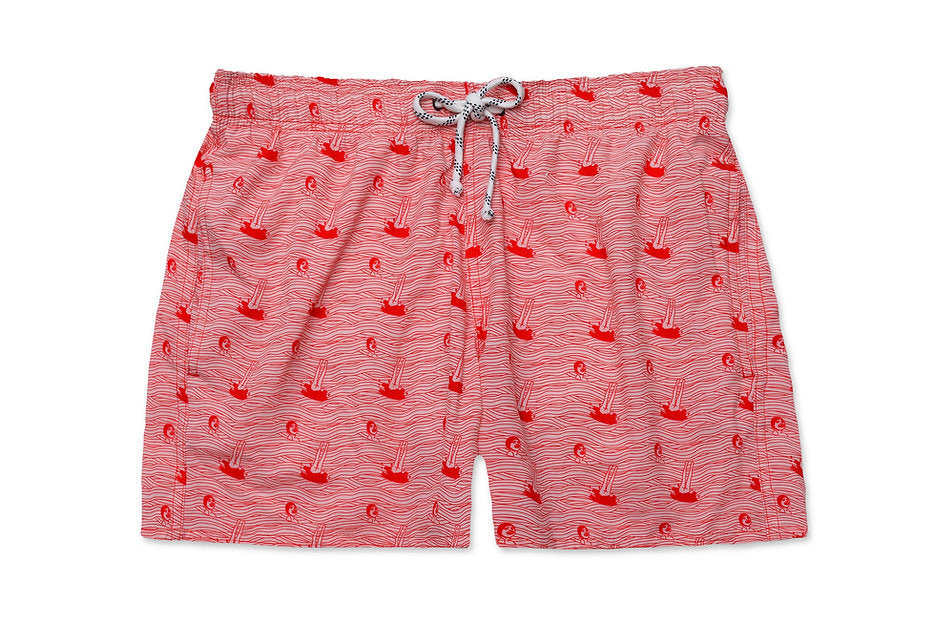 Vista frontal do Shorts Al Dente Vermelho, com estampa vermelha vibrante e cós ajustável com cordão.