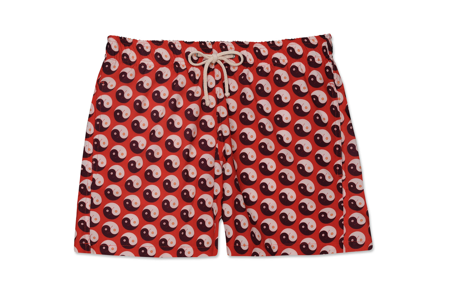 Shorts Yin and Out Vermelho com estampa de símbolos yin-yang em tons de vermelho e bege, ideal para atividades ao ar livre.