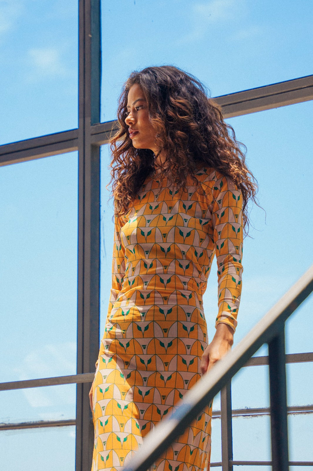 Vestido Private Tile Yellow cor vibrante e chamativa, perfeito para dias quente e de verão e com tipico do Rio de janeiro.