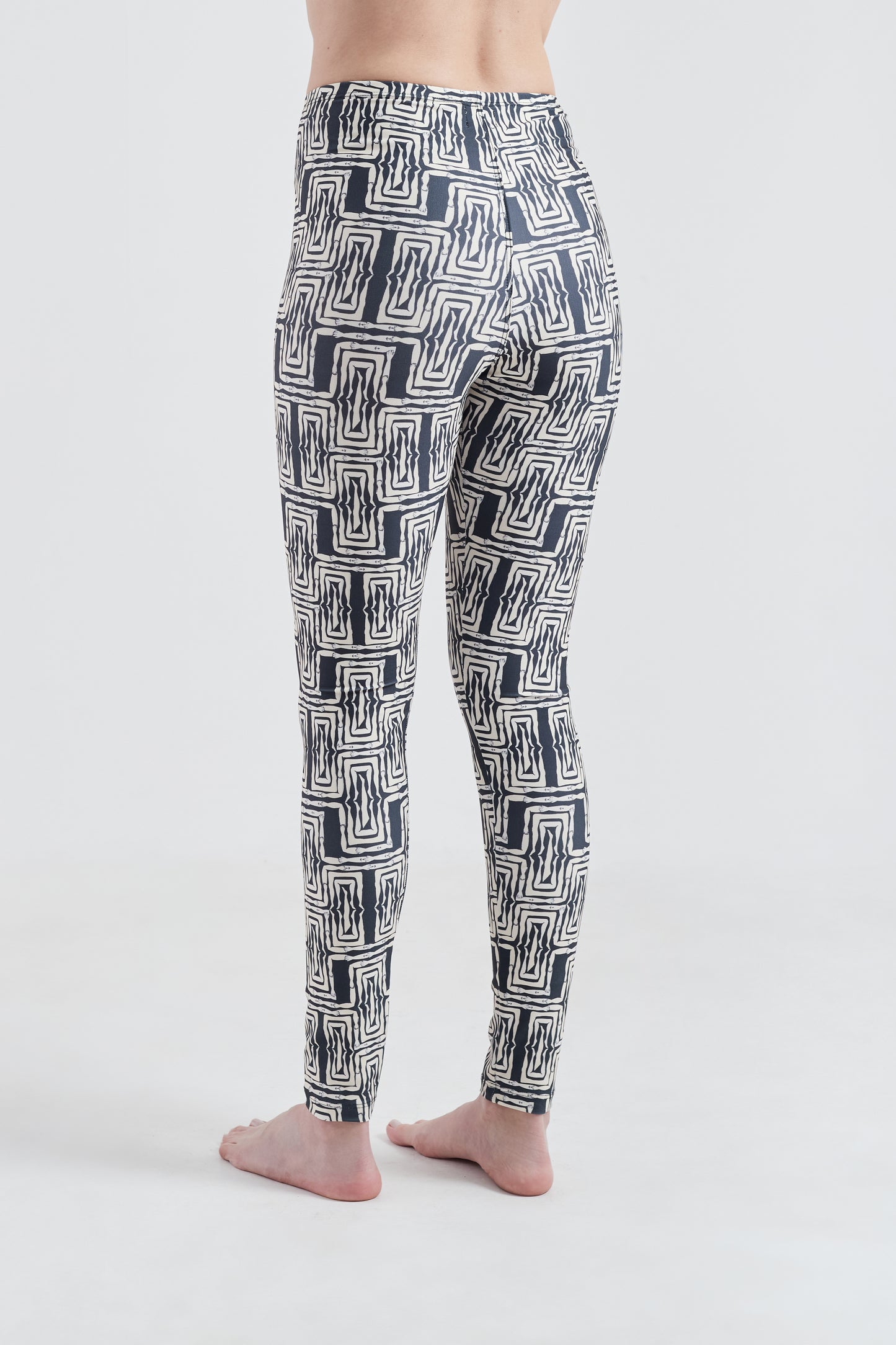 Calça Legging Mão na Perna Preto/Branco