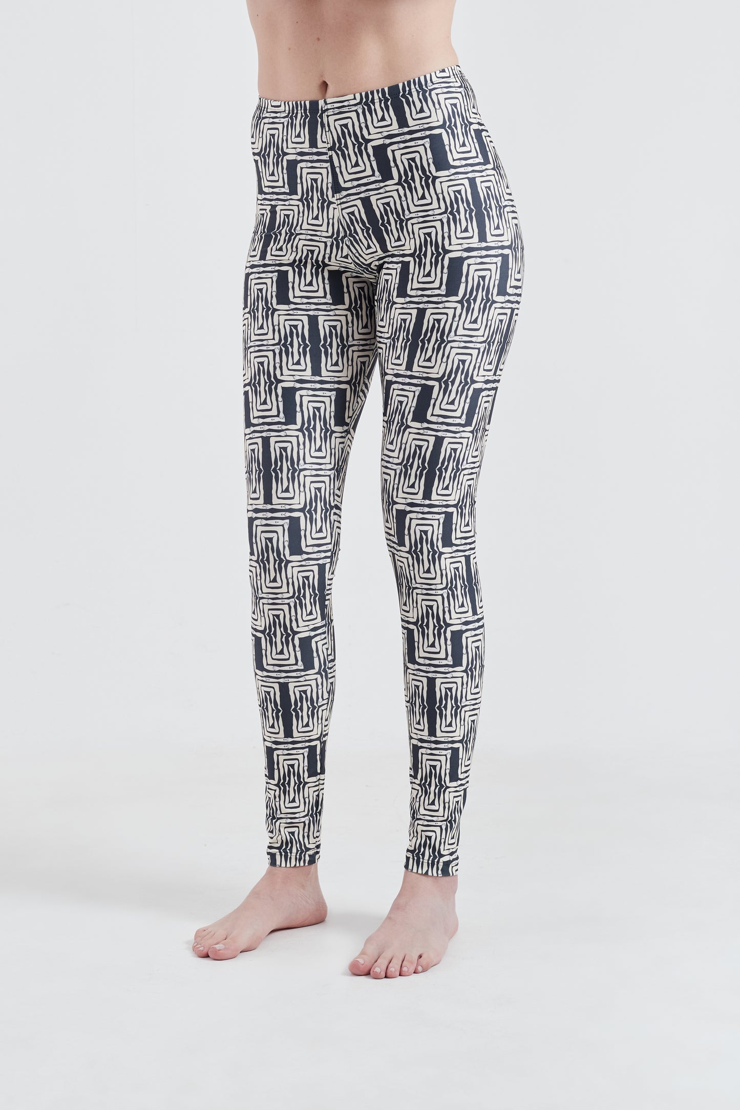 Calça Legging Mão na Perna Preto/Branco
