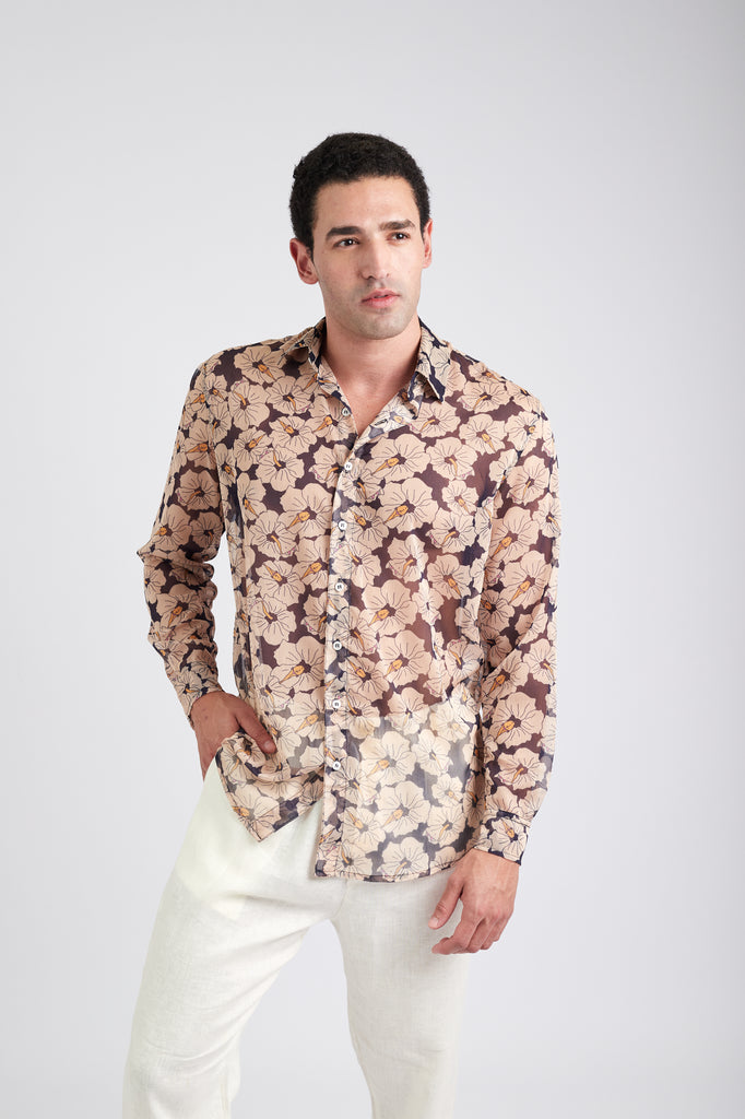 Modelo usando a camisa blue/off white Ipanema Poli Nation feminino