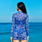 Mini dress floral azul Flower Pau, costas mostrando detalhes do corte ajustado