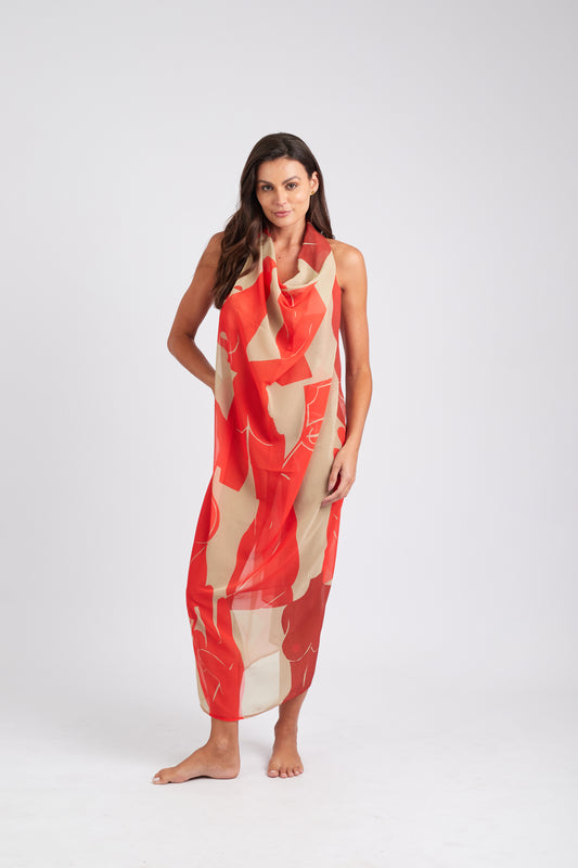 Modelo usando o pareô vermelho/cream Olha o Custo feminino