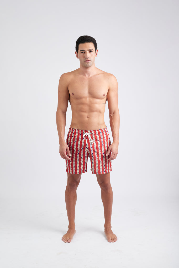 odelo usando o short red/cream Olha o Latte masculino