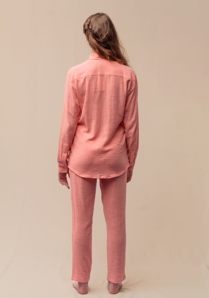 Vista traseira do conjunto Full Look Rose, destacando o ajuste confortável.