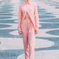 Look casual e estiloso com o Full Look Rose durante um passeio urbano.